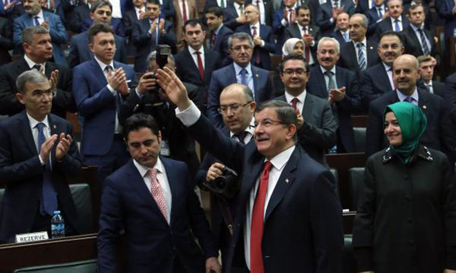 AKP Grubunda Baykal Böyle Alkışlandı