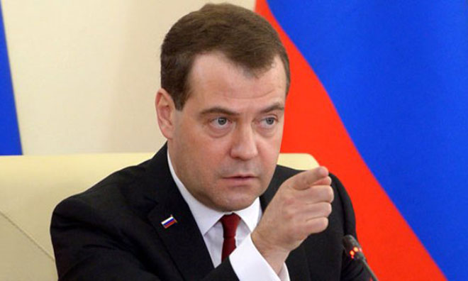 Medvedev Yaptırım Paketini İmzaladı