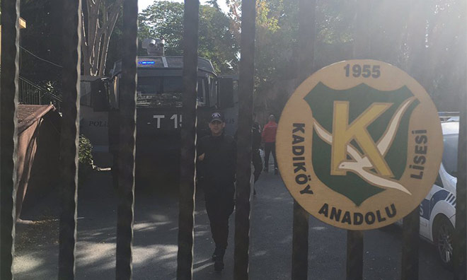 Kadıköy Anadolu Lisesi’nde Polis Ablukası