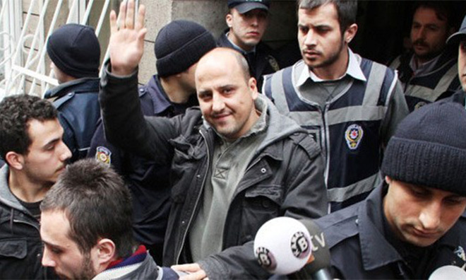 Ahmet Şık Gözaltına Alındı